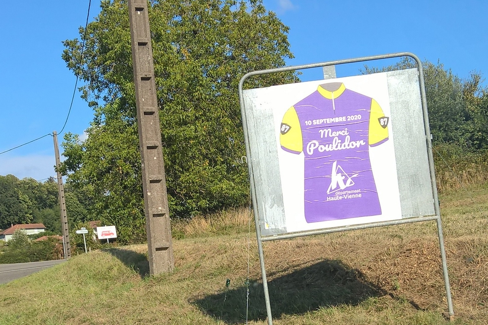 Le passage du Tour de France en Haute-Vienne est  l’occasion de rendre hommage à Raymond Poulidor.