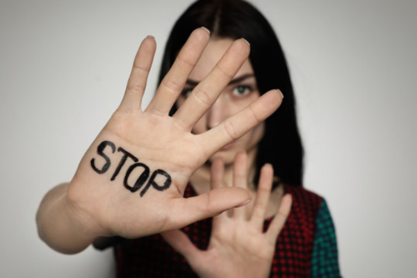 25 Novembre : Journée internationale de lutte contre les violences faites aux femmes.