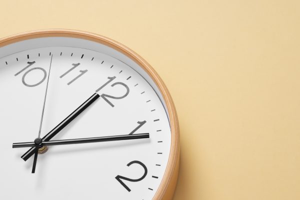 Changement d’heure 2025. Le passage à l’heure d’été, c’est ce week-end!