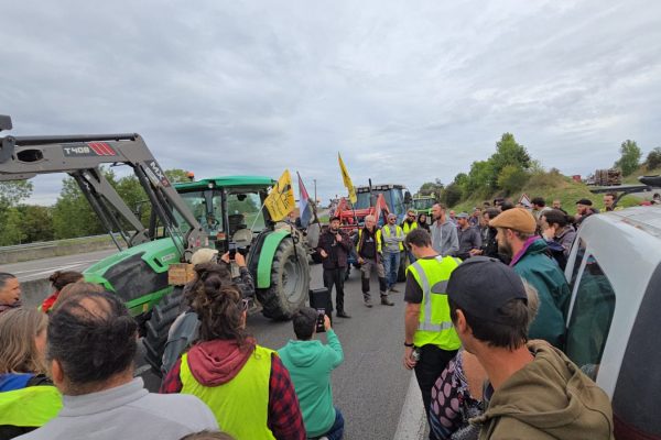 Blocage de l’A20 : la Confédération paysanne mobilisée