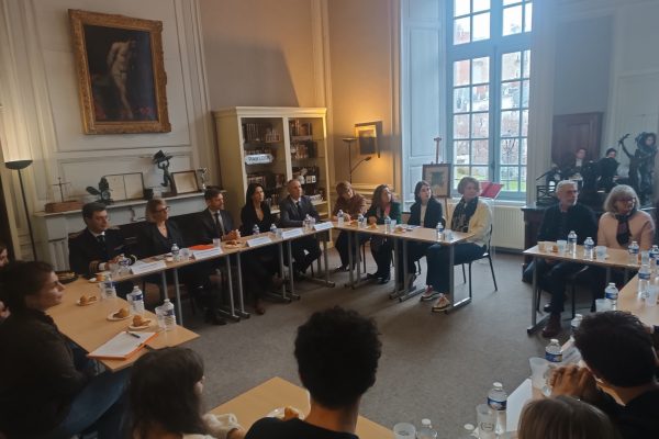 Protoxyde d’azote : une ministre à Limoges pour alerter les jeunes