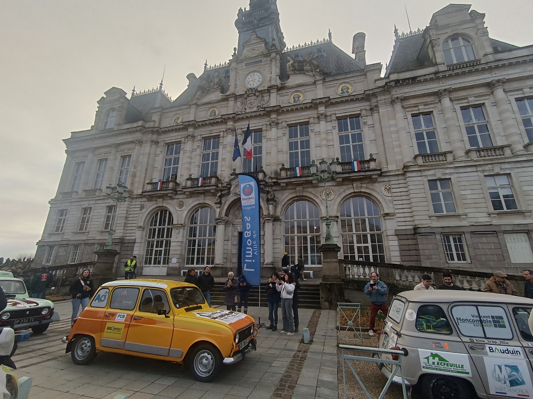 4L Trophy 2026 : le départ des équipages limousins