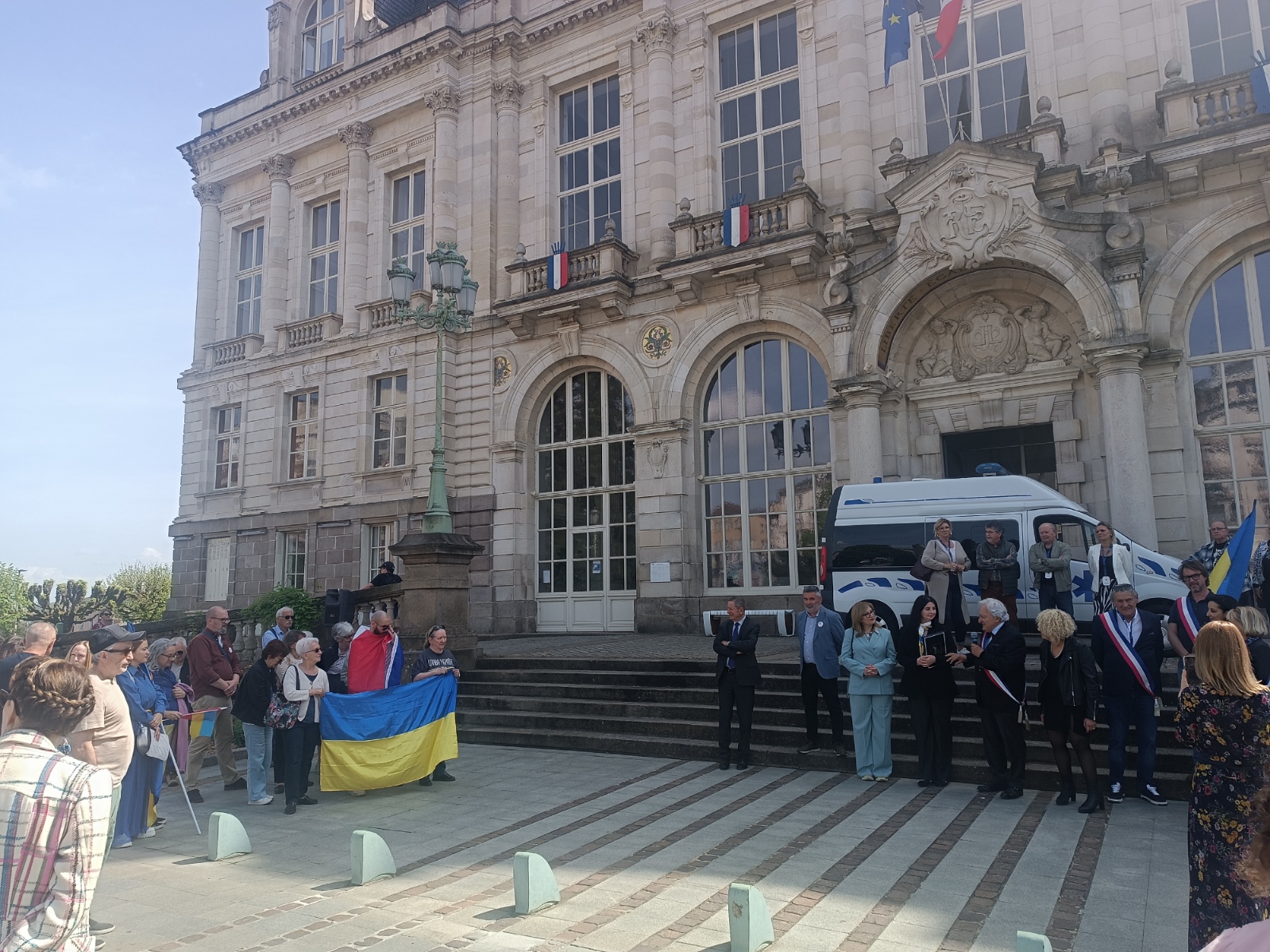 Ukraine : une ambulance solidaire partie de Limoges