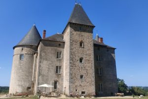 L&rsquo;histoire du Château de Brie niché dans un écrin de verdure