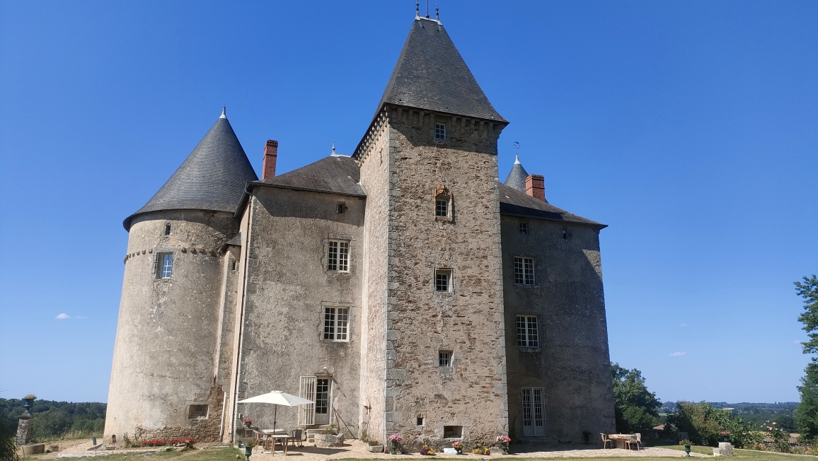 L&rsquo;histoire du Château de Brie niché dans un écrin de verdure