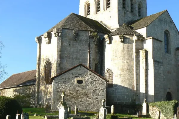 Le Chalard: Une église romane du 12ème siècle à découvrir